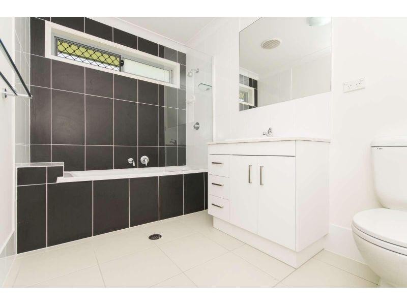 1/18 Coogera Court, Morayfield QLD 4506
