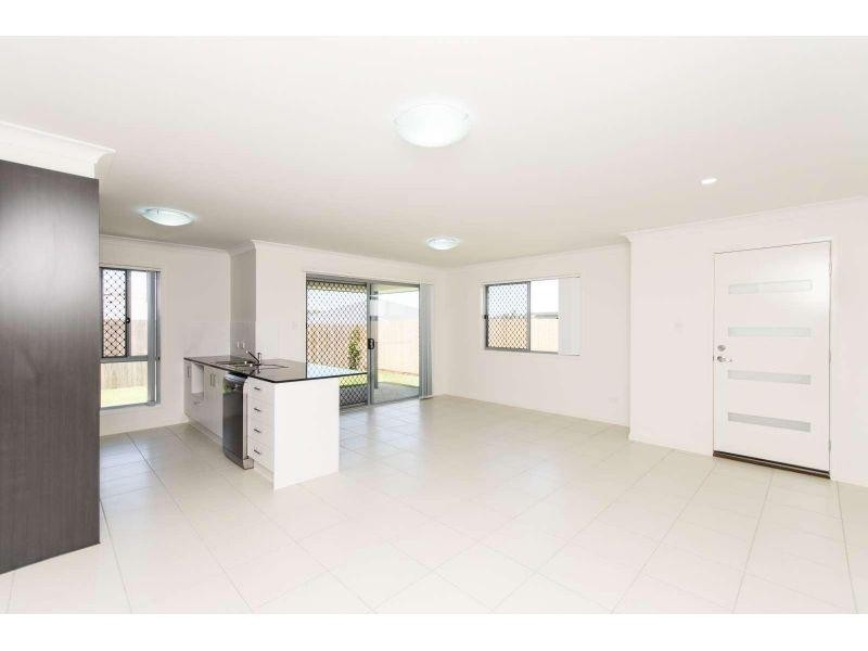 2/18 Coogera Court, Morayfield QLD 4506