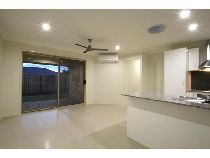 2/2 Danica Court, Morayfield QLD 4506