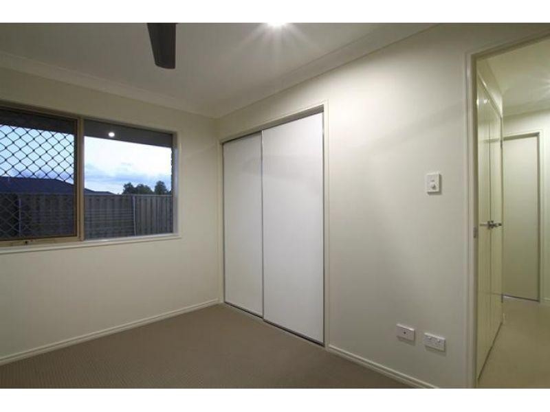 2/2 Danica Court, Morayfield QLD 4506