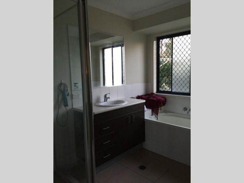 4 Oakwood Road, Warner QLD 4500