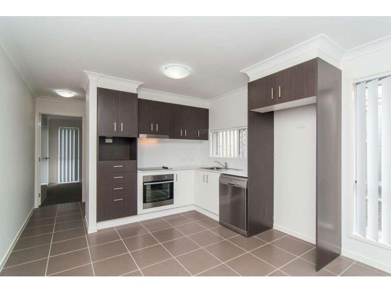 2/1 Bellthorpe Circuit, Kallangur QLD 4503