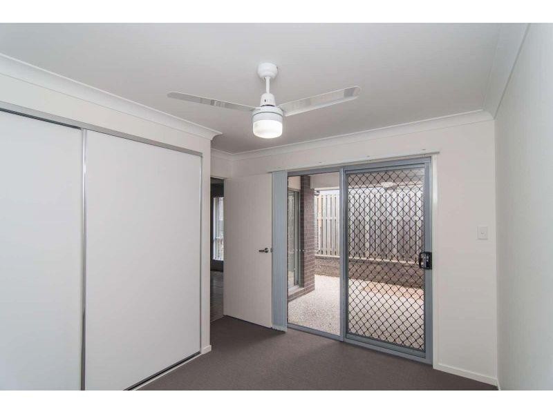 2/1 Bellthorpe Circuit, Kallangur QLD 4503