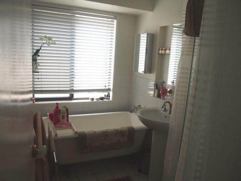 24 Woodlands Avenue, Petrie QLD 4502