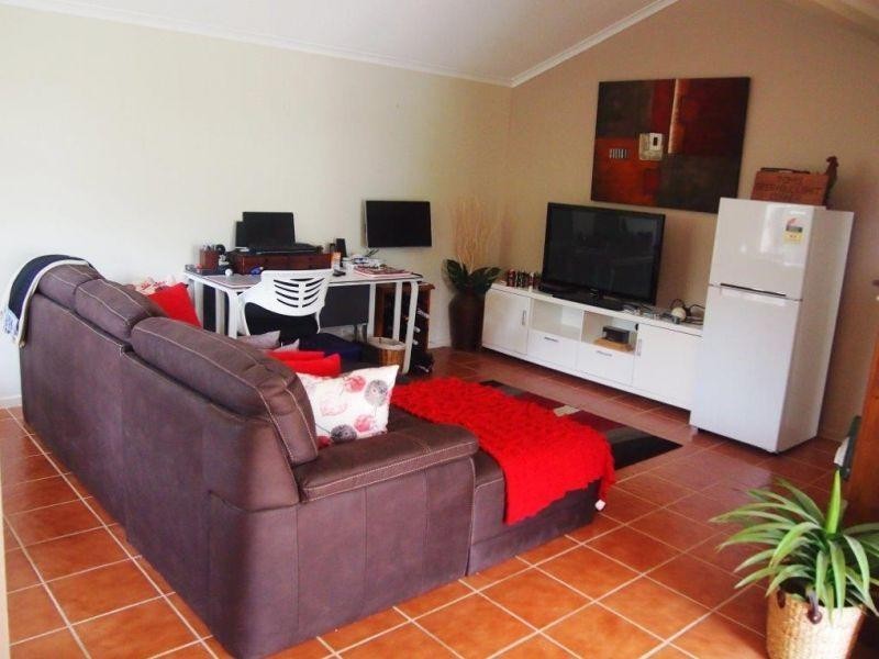 24 Woodlands Avenue, Petrie QLD 4502