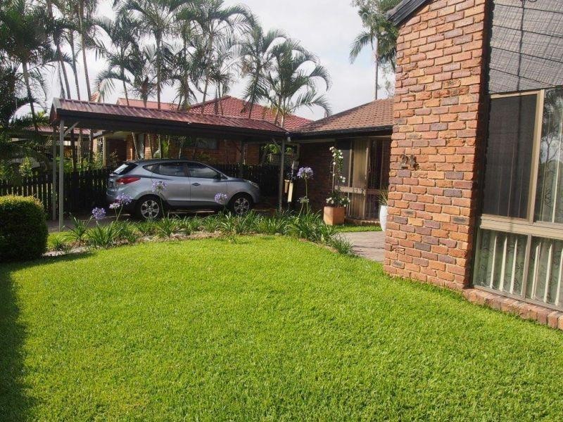 24 Woodlands Avenue, Petrie QLD 4502