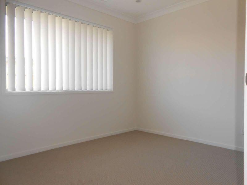 2/1 Justin Street, Pimpama QLD 4209