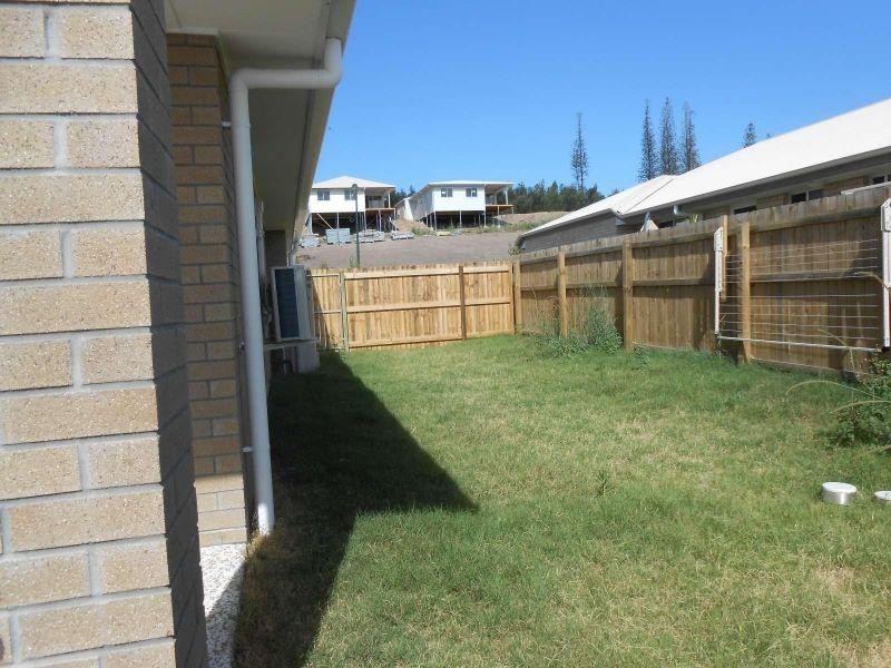 2/1 Justin Street, Pimpama QLD 4209