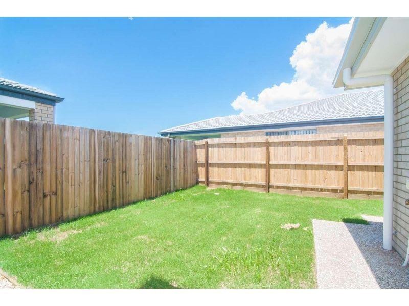 2/14 Baxter Crescent, Caboolture QLD 4510