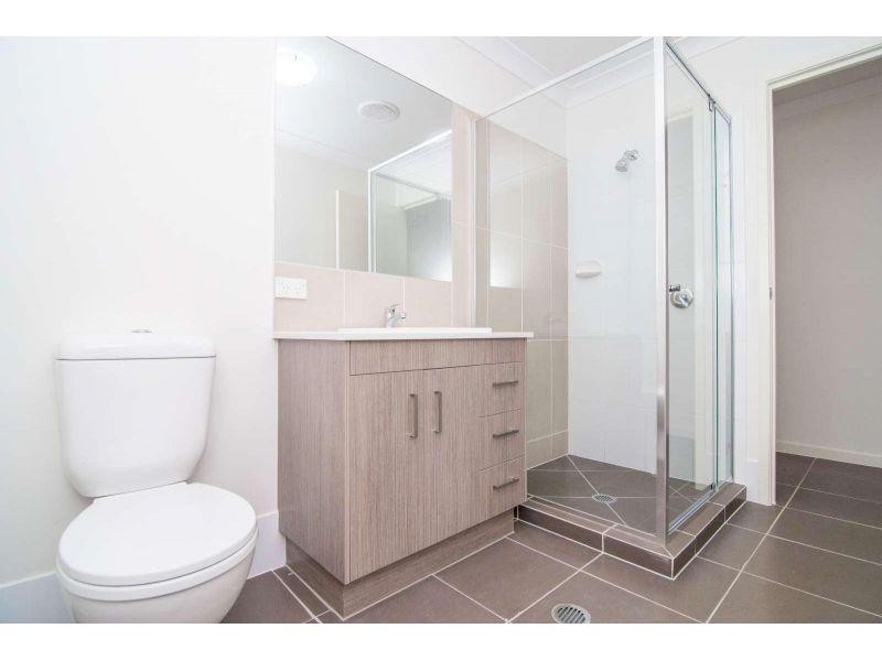 2/14 Baxter Crescent, Caboolture QLD 4510