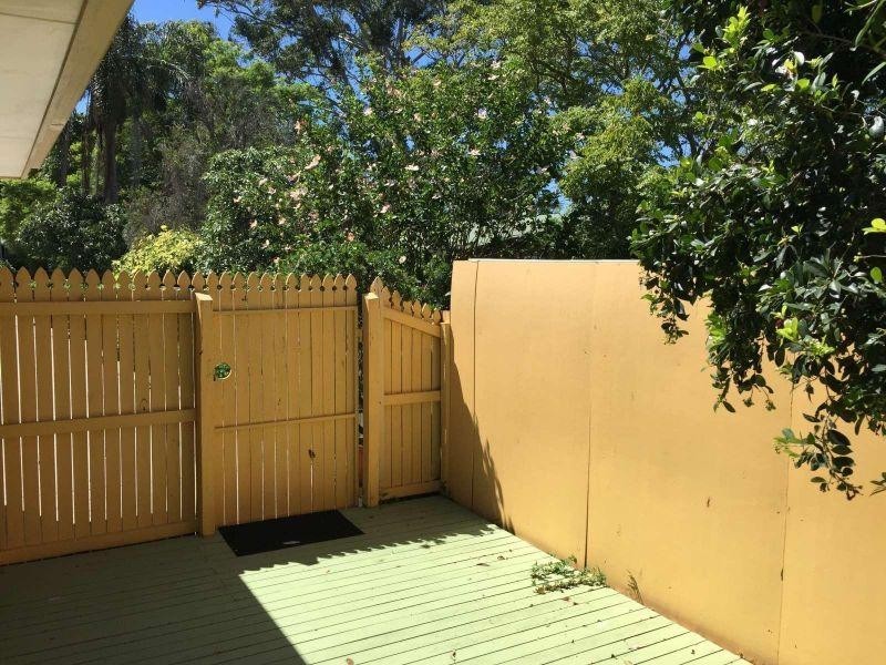 3/7 Samuel Street, Woody Point QLD 4019