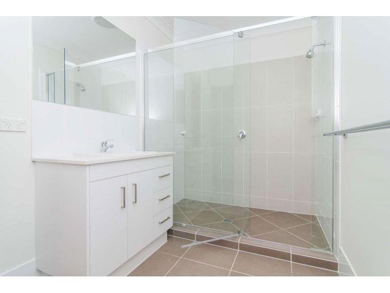 2/12 Baxter Crescent, Caboolture QLD 4510