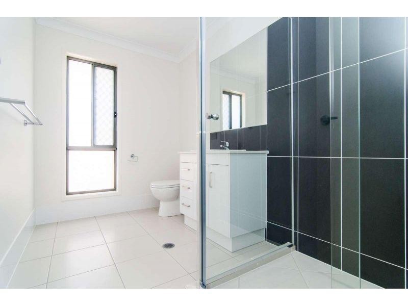 2/22 Cycad Drive, Upper Caboolture QLD 4510