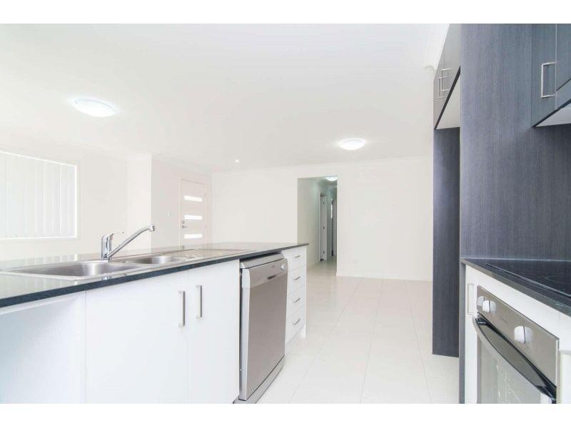 2/34 Coogera Court, Morayfield QLD 4506