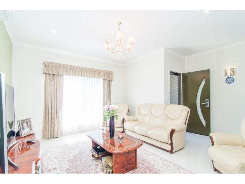 570 Roghan Road, Fitzgibbon QLD 4018