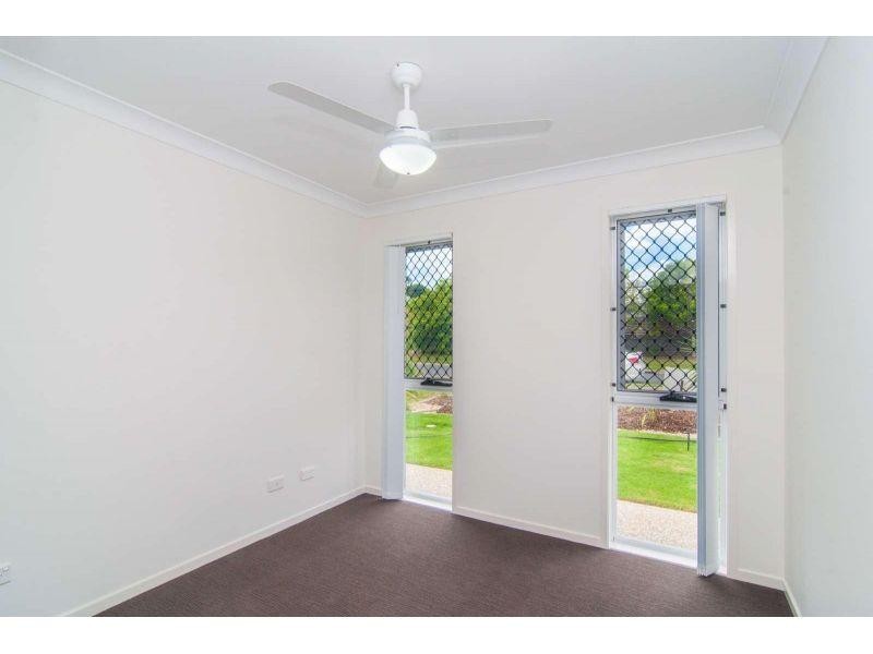 2/127 Glass House Circuit, Kallangur QLD 4503