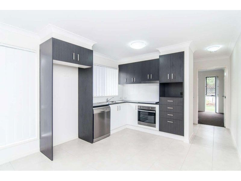 2/127 Glass House Circuit, Kallangur QLD 4503