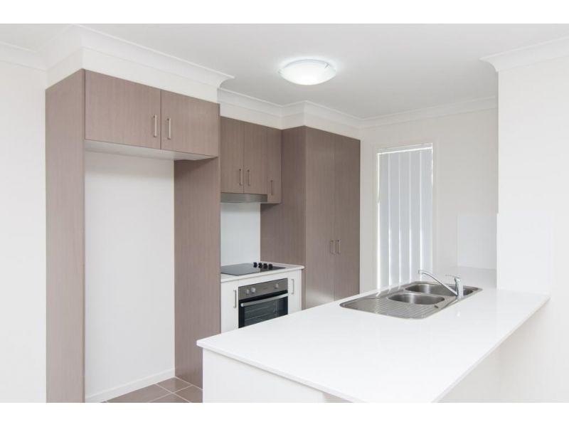 2/74 Cox Drive, Morayfield QLD 4506