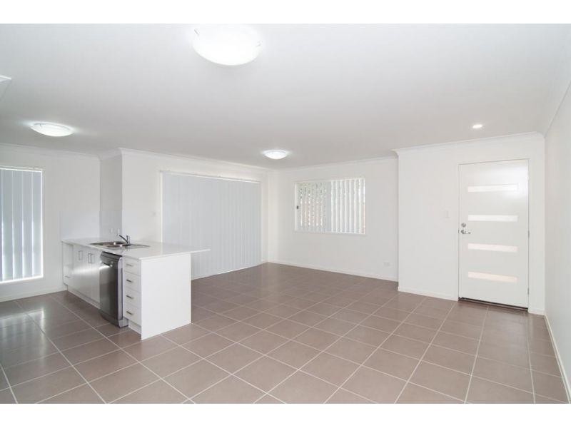 2/74 Cox Drive, Morayfield QLD 4506