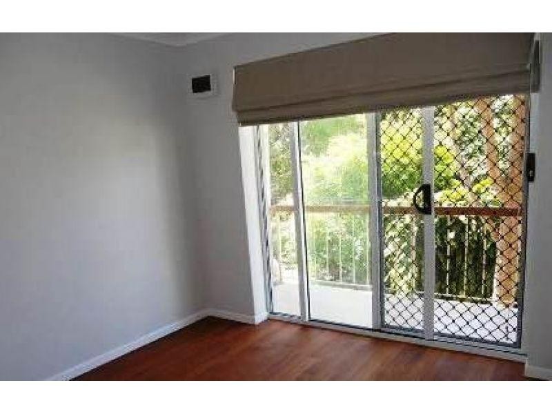 4/10 Kate Street, Woody Point QLD 4019