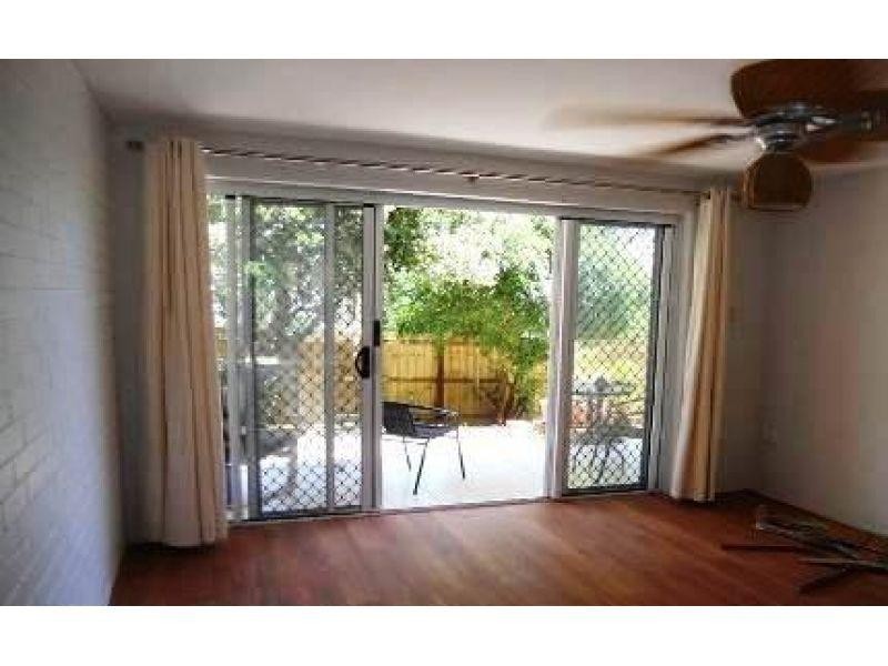 4/10 Kate Street, Woody Point QLD 4019