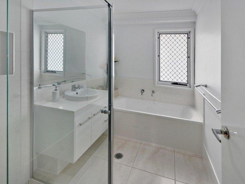 6 Promontory Street, Birtinya QLD 4575