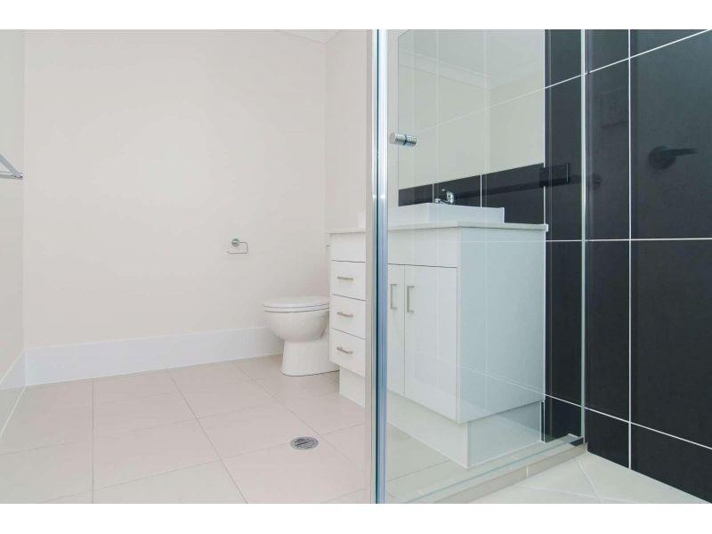 2/40 Tucker Street, Caboolture QLD 4510