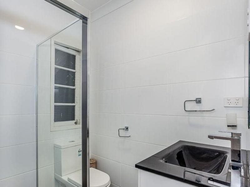 1/14  Ashmole Road, Redcliffe QLD 4020