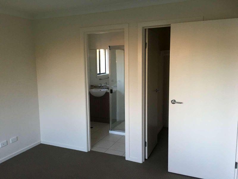 8B Water Gum Crescent, Ningi QLD 4511