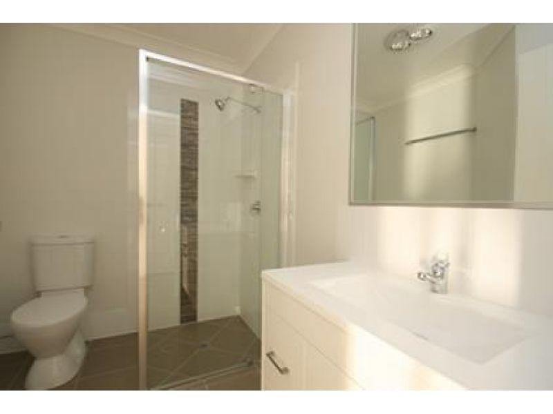 2/1 Lygon Place, Kallangur QLD 4503