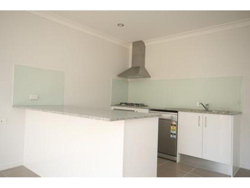2/1 Lygon Place, Kallangur QLD 4503