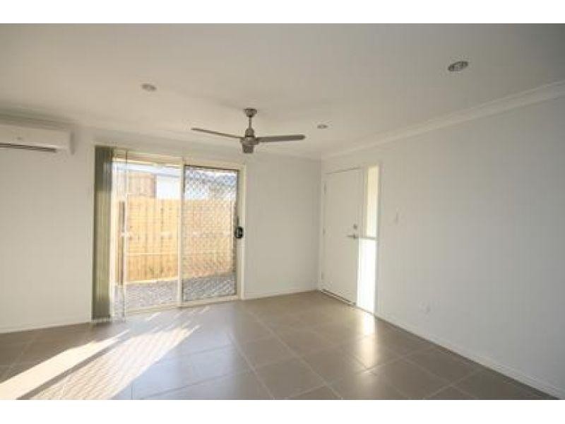 2/1 Lygon Place, Kallangur QLD 4503