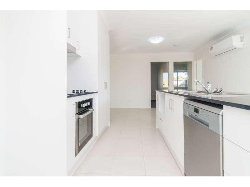2/18 Riverpilly Court, Morayfield QLD 4506
