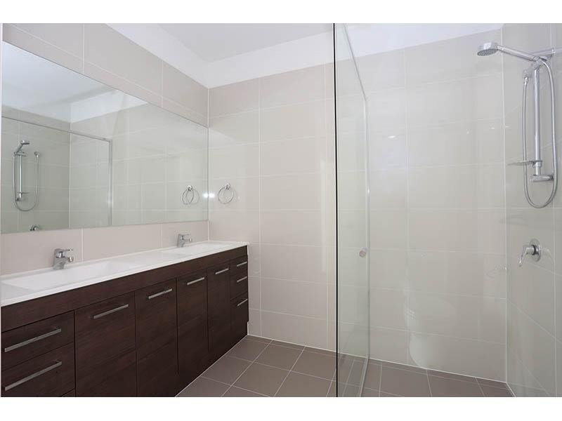 2/148 Mein Street, Scarborough QLD 4020