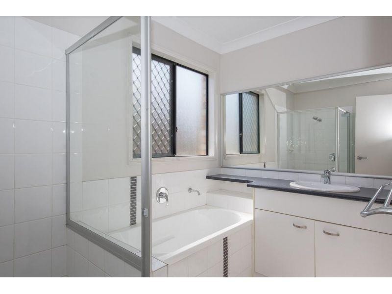 4 Whitlock Drive, Rothwell QLD 4022