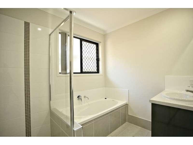 24 Hume Circuit, Warner QLD 4500