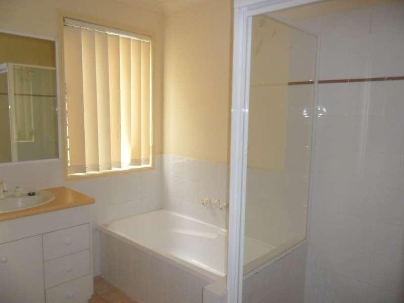 15 Ingles Circuit, Arundel QLD 4214