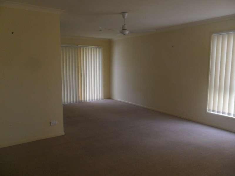 15 Ingles Circuit, Arundel QLD 4214