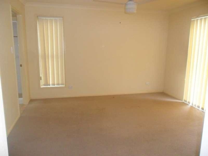 15 Ingles Circuit, Arundel QLD 4214