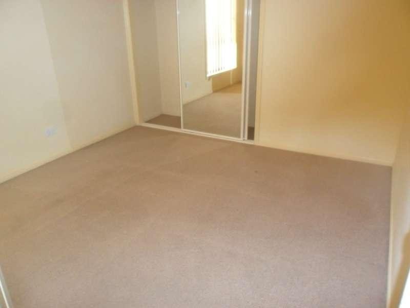 15 Ingles Circuit, Arundel QLD 4214