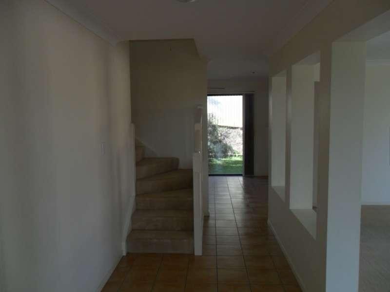 76 Ingles Circuit, Arundel QLD 4214