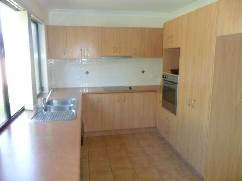 76 Ingles Circuit, Arundel QLD 4214