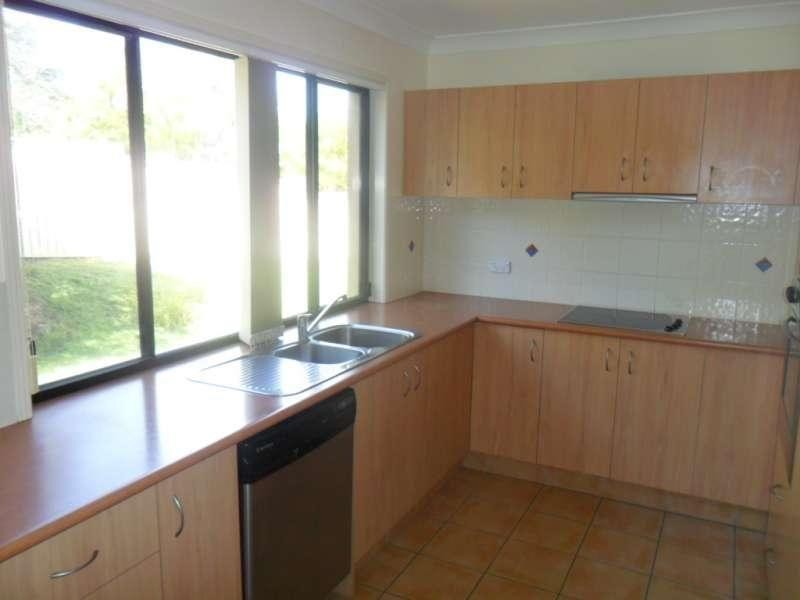 76 Ingles Circuit, Arundel QLD 4214