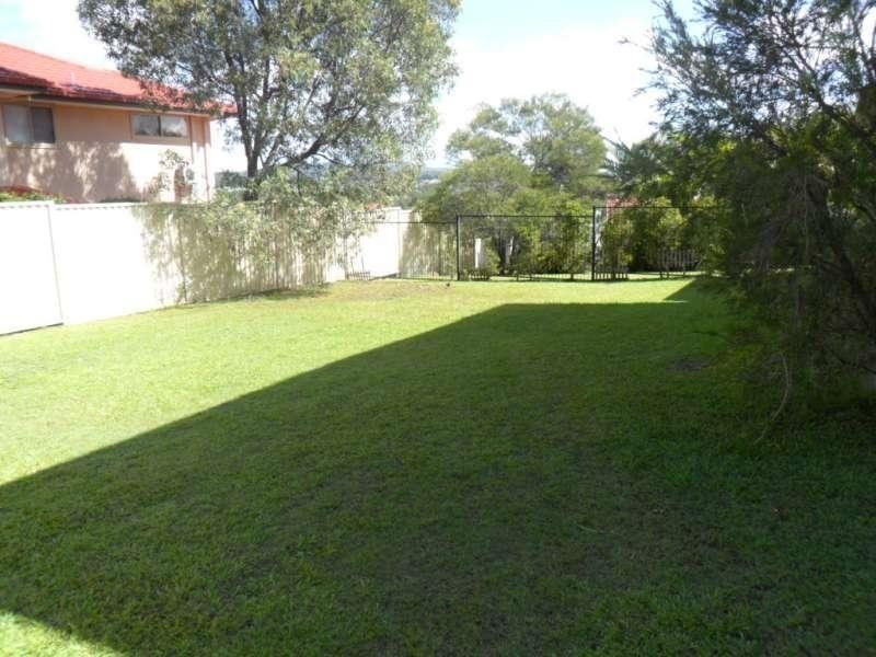 76 Ingles Circuit, Arundel QLD 4214