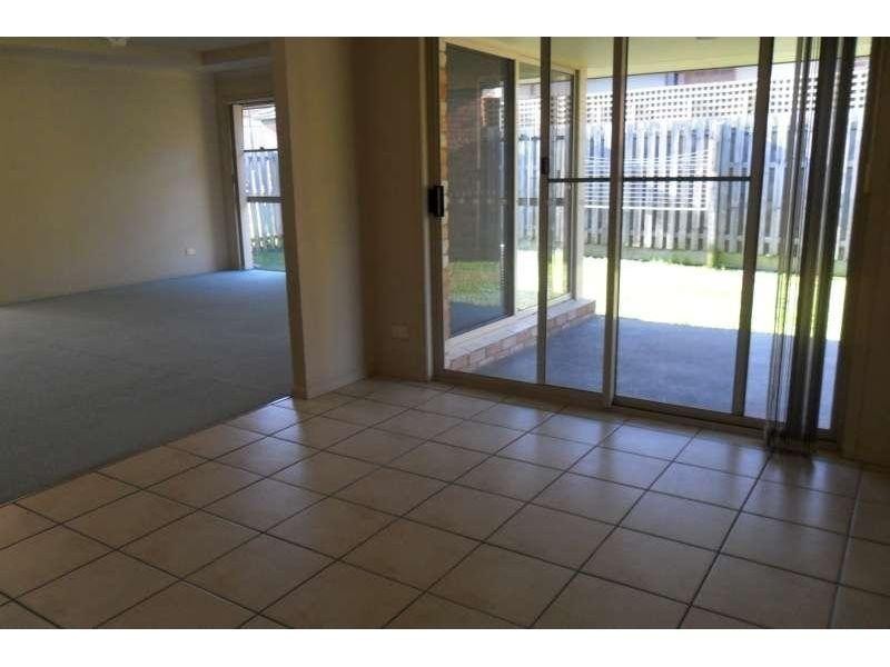 34 Meadowbank Drive, Upper Coomera QLD 4209