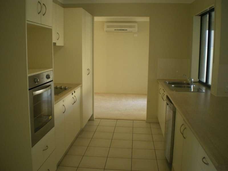 55 Golden Bear Drive, Arundel QLD 4214