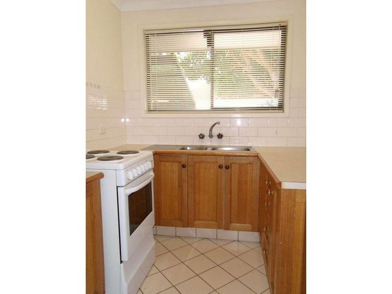 2/38 Middle Street, Labrador QLD 4215