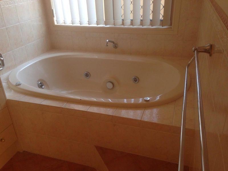 25 Nottinghill Gate Drive, Arundel QLD 4214