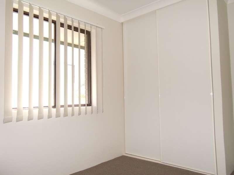 8/3 Railway Street, Southport QLD 4215