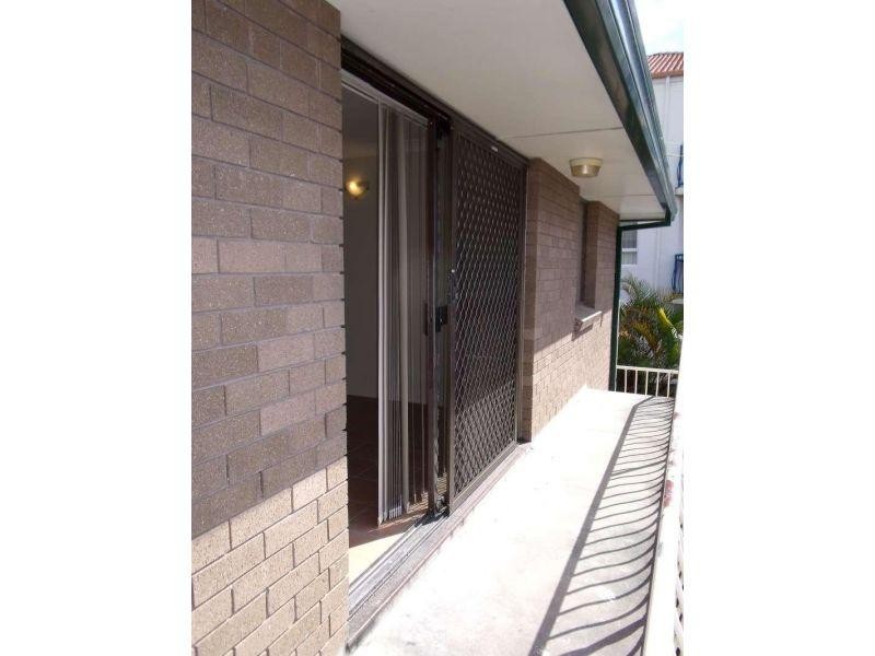 8/3 Railway Street, Southport QLD 4215